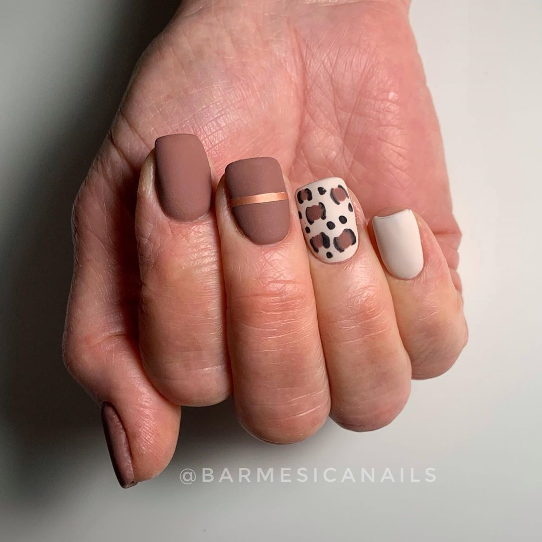 Гель-лак Komilfo Deluxe Series №D235 (бежево-коричневий, емаль), 8